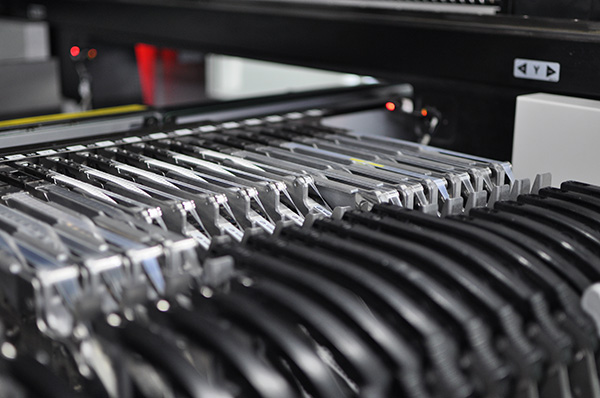 高混流SMT产线换线时间压缩50%：柔性生产计划的5大关键技术